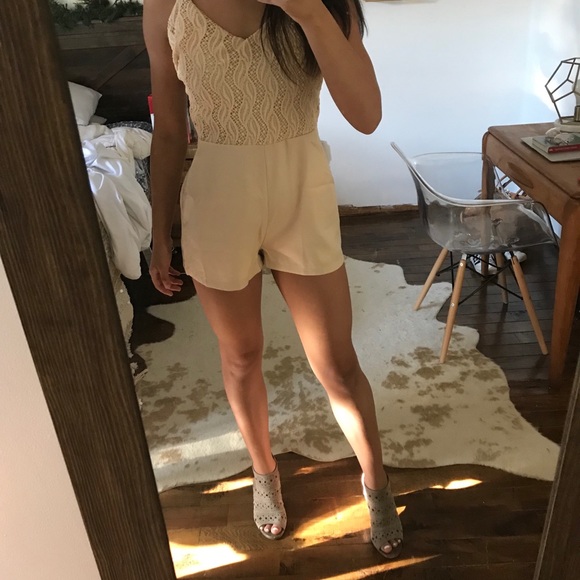 Cream crochet romper - Picture 2 of 3
